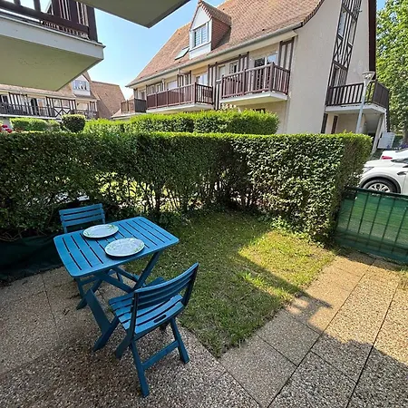 Rez-de-jardin Avec Acces Direct A La Plage, Terrasse Ensoleillee, Ideal Pour 3 Personnes - Fr-1-465-115 Apartment Merville-Franceville-Plage